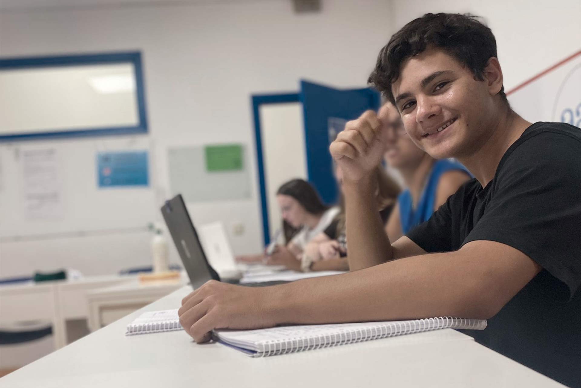 Alumne a classe a l'acadèmia, a Mallorca